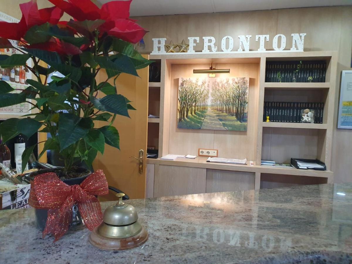 Hostal Fronton Alcobendas Dış mekan fotoğraf