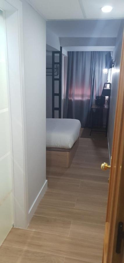 Hostal Fronton Alcobendas Dış mekan fotoğraf