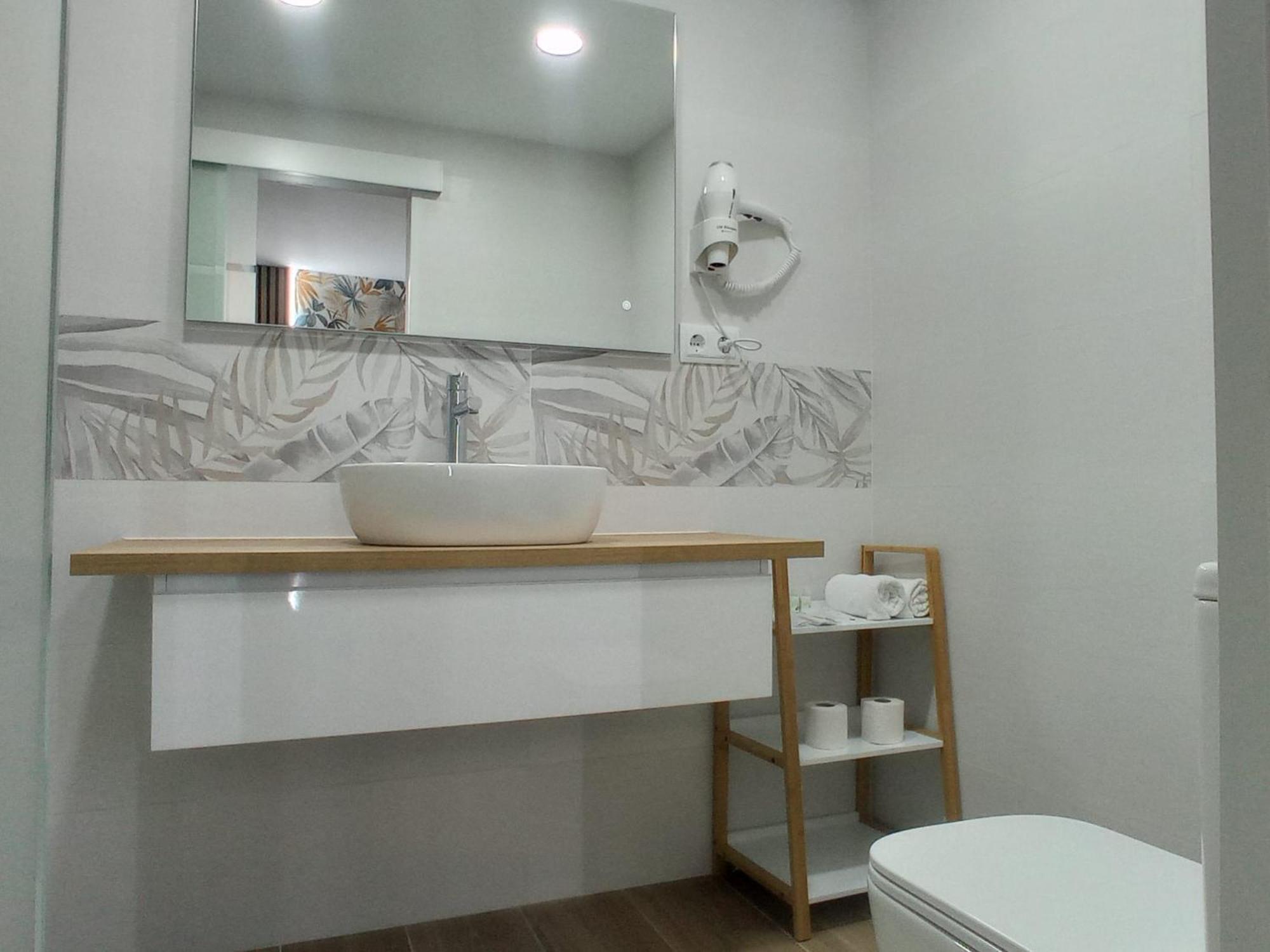 Hostal Fronton Alcobendas Dış mekan fotoğraf