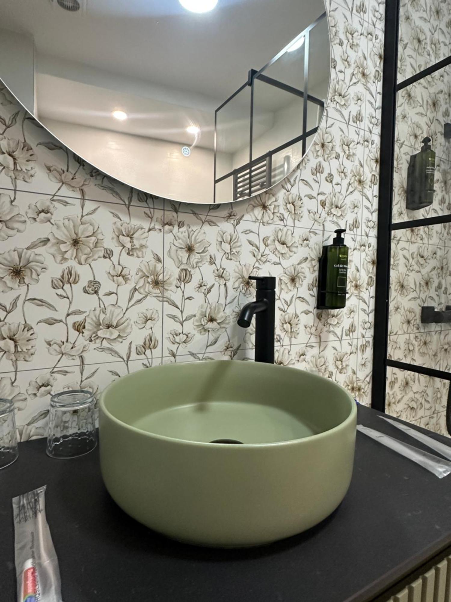 Hostal Fronton Alcobendas Dış mekan fotoğraf
