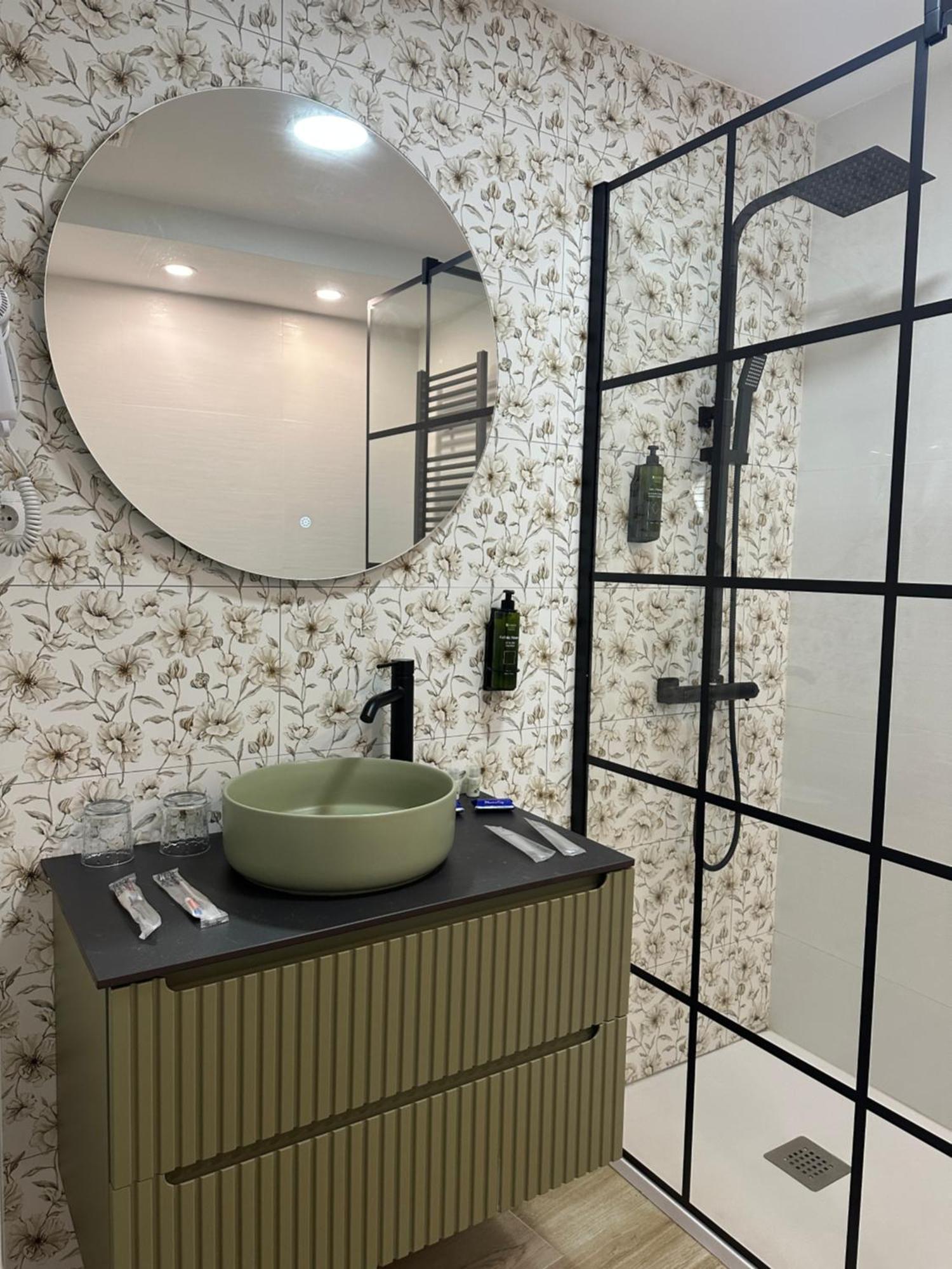 Hostal Fronton Alcobendas Dış mekan fotoğraf