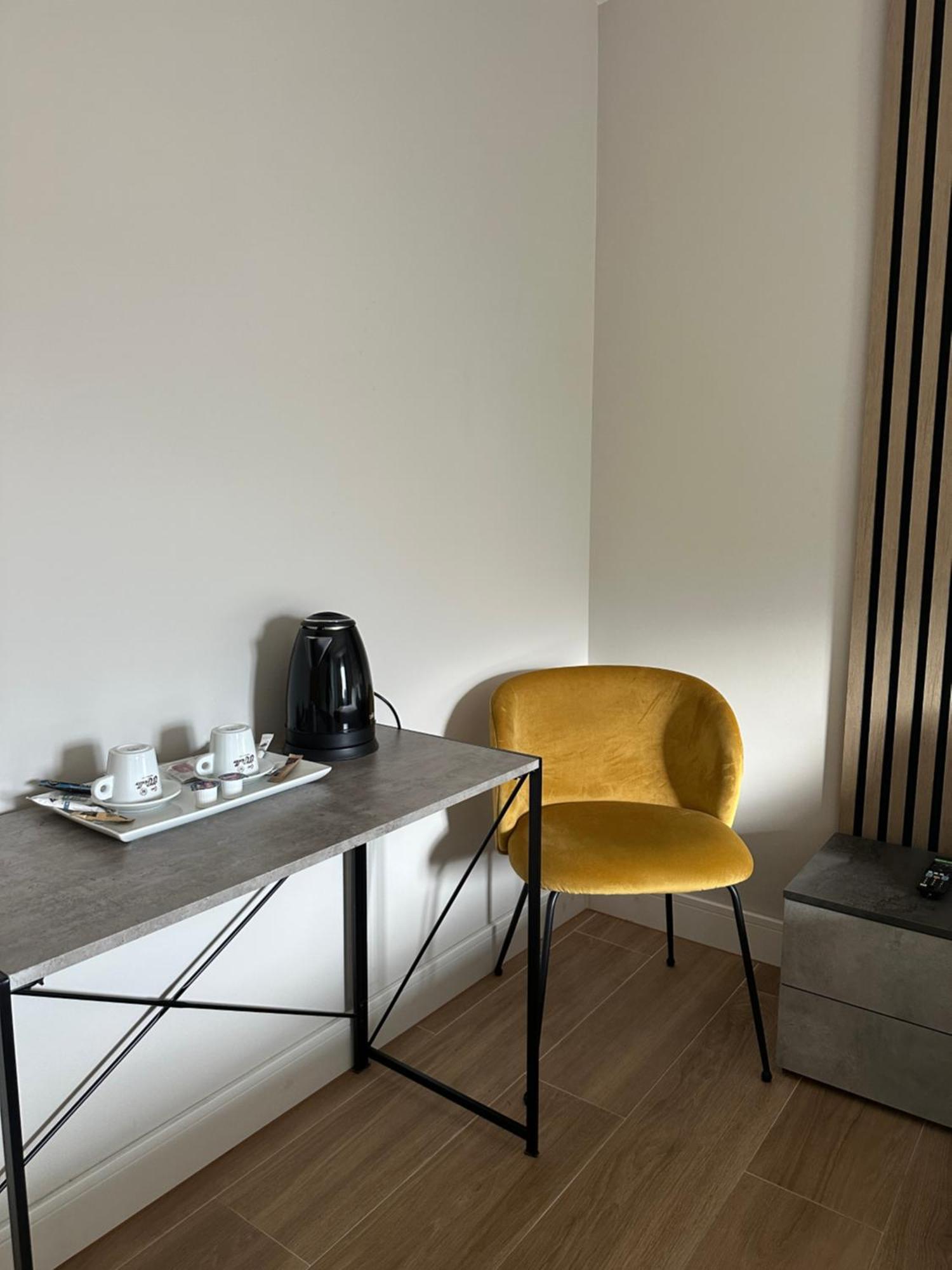 Hostal Fronton Alcobendas Dış mekan fotoğraf