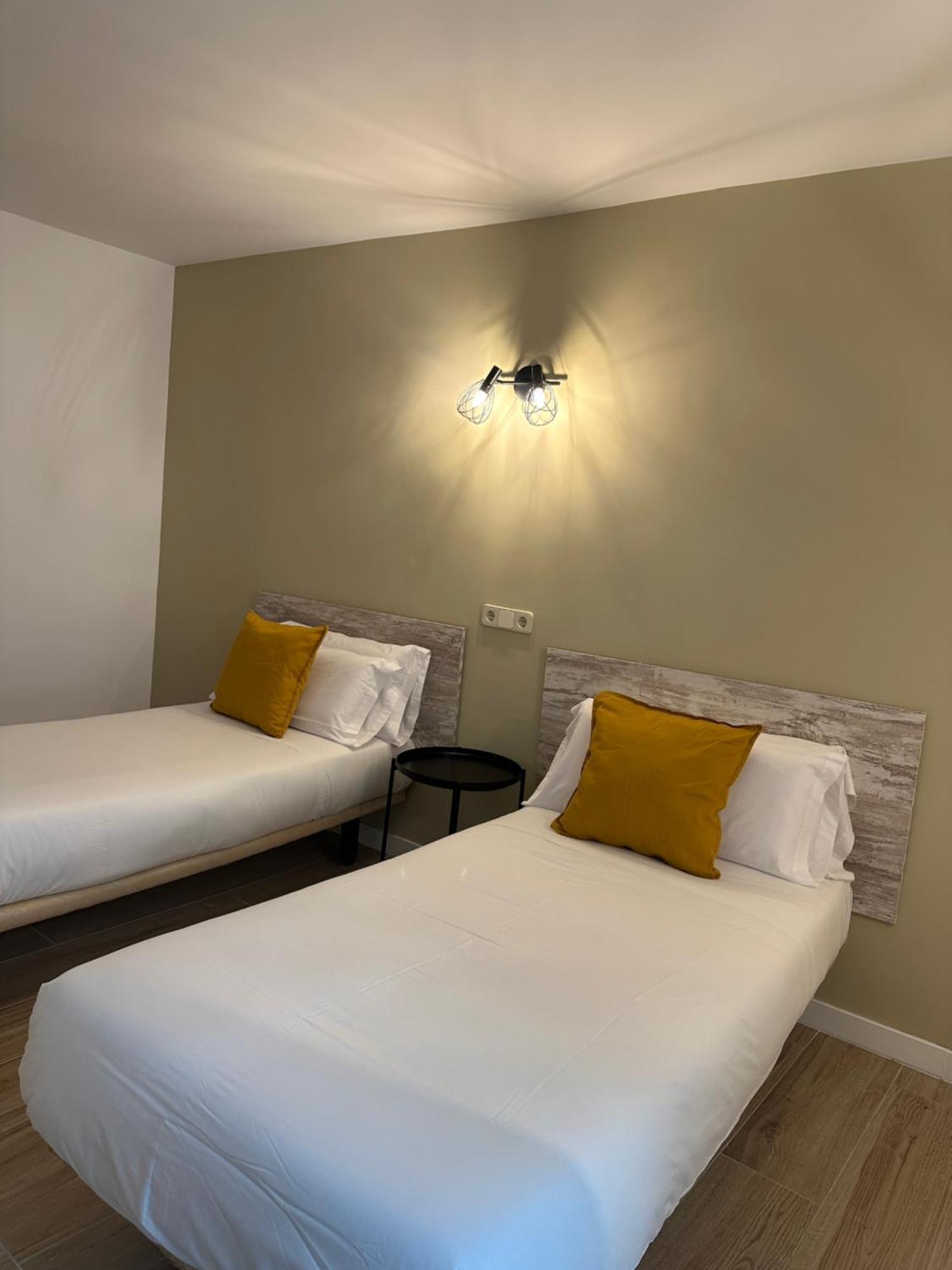 Hostal Fronton Alcobendas Dış mekan fotoğraf