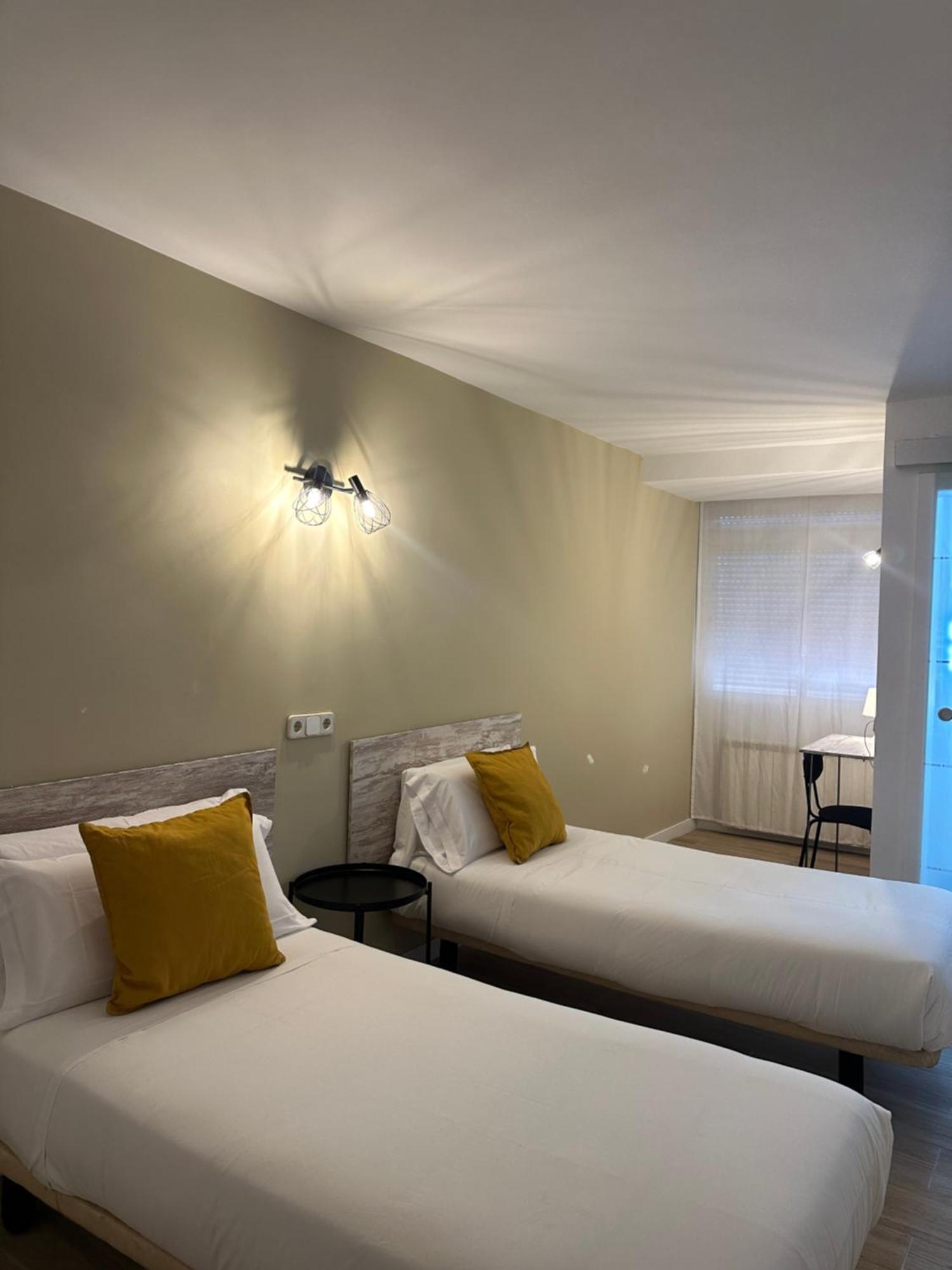 Hostal Fronton Alcobendas Dış mekan fotoğraf