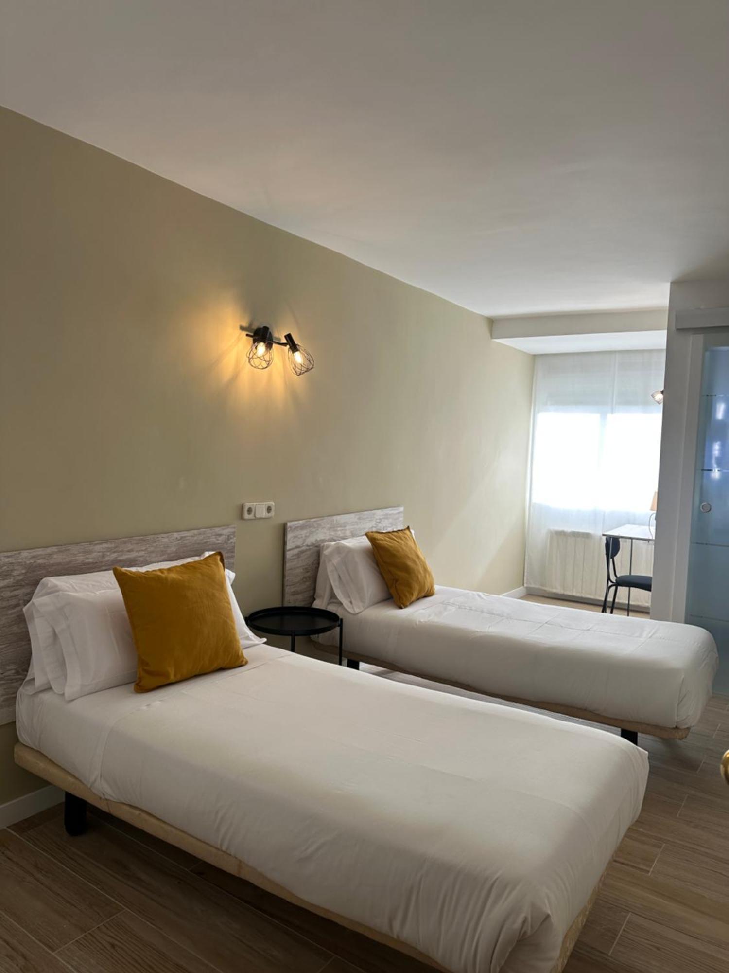 Hostal Fronton Alcobendas Dış mekan fotoğraf