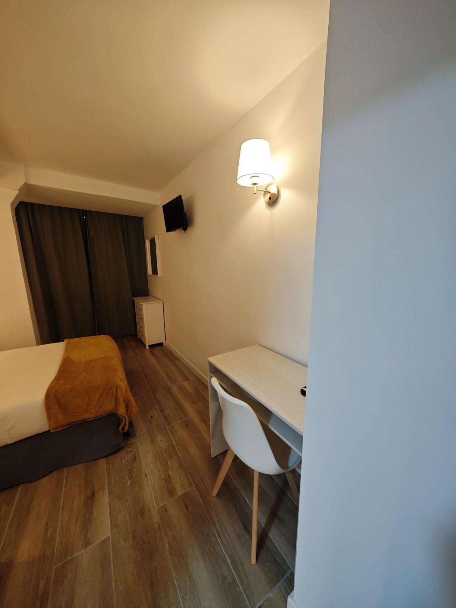 Hostal Fronton Alcobendas Dış mekan fotoğraf