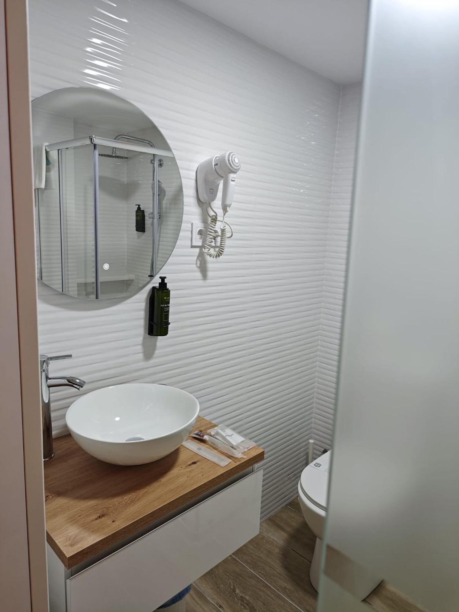 Hostal Fronton Alcobendas Dış mekan fotoğraf